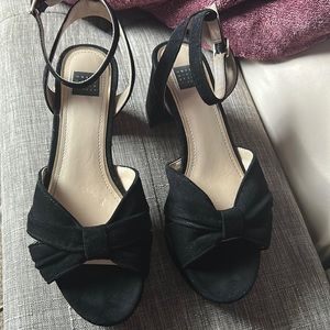 White House Black Market Heels with Bow accent